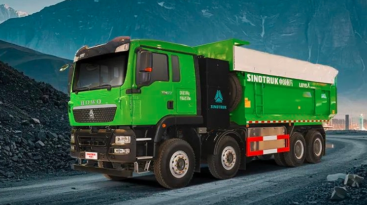 卡友圈新晋“顶流”，中国重汽豪沃新能源自卸车火出圈！